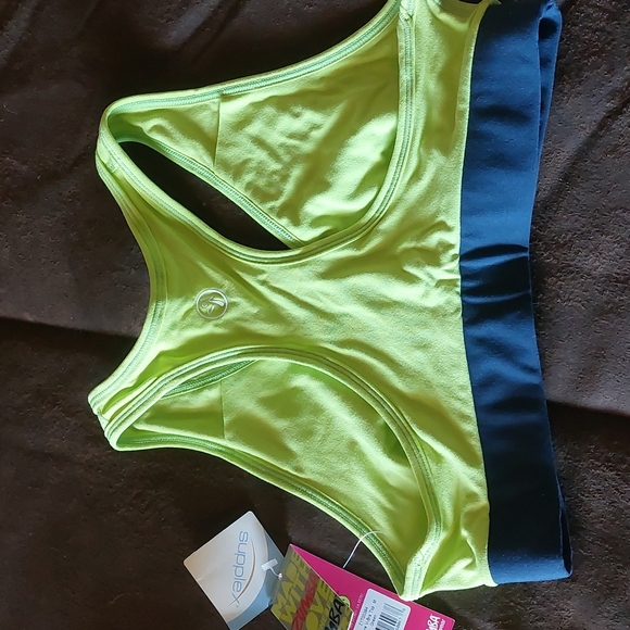 Zumba workout set - NWT - Picture 3 of 6